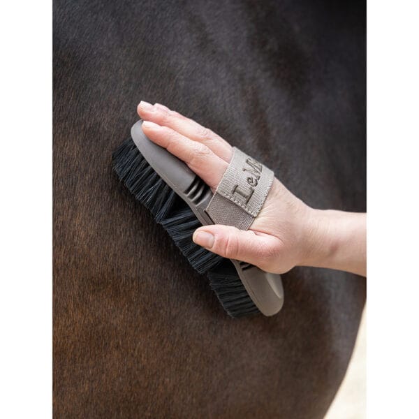 Flexi Soft Body Brush Walnut